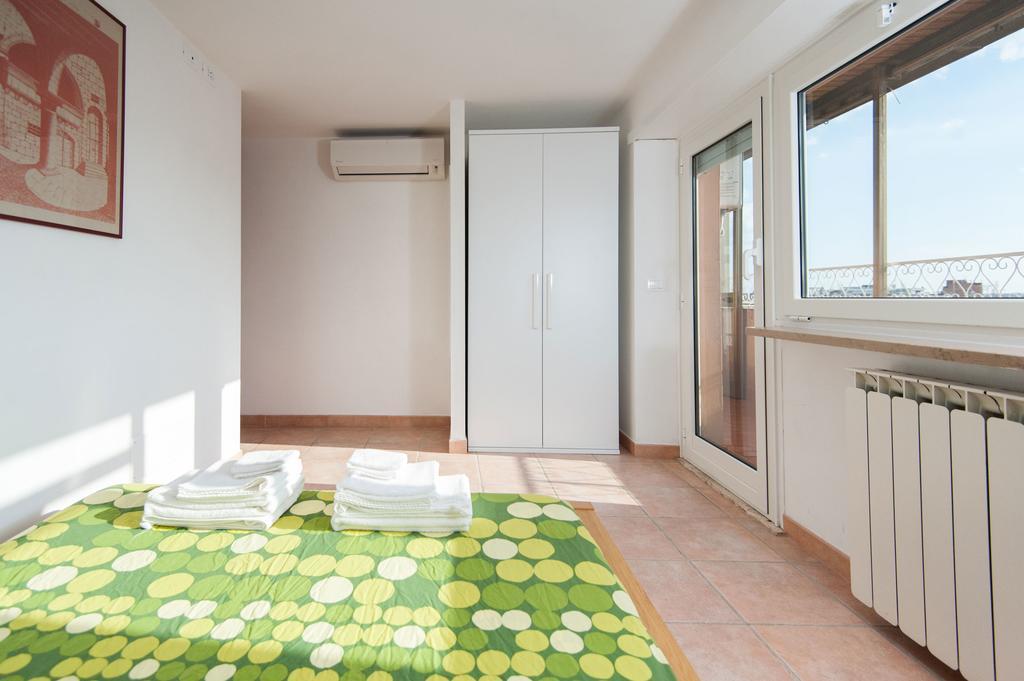 House Of Cinema Apartment Rom
